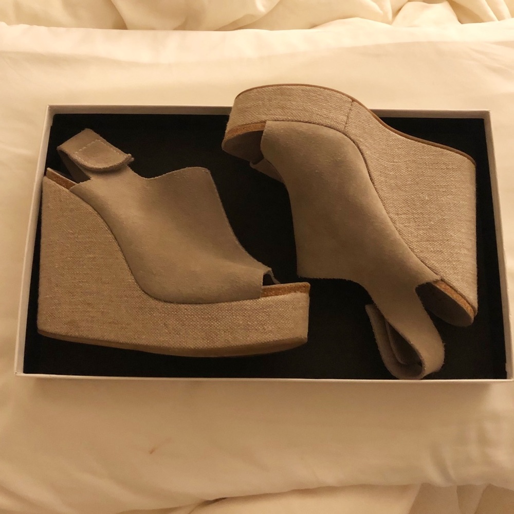 Melania Pedro Garcia Wedge